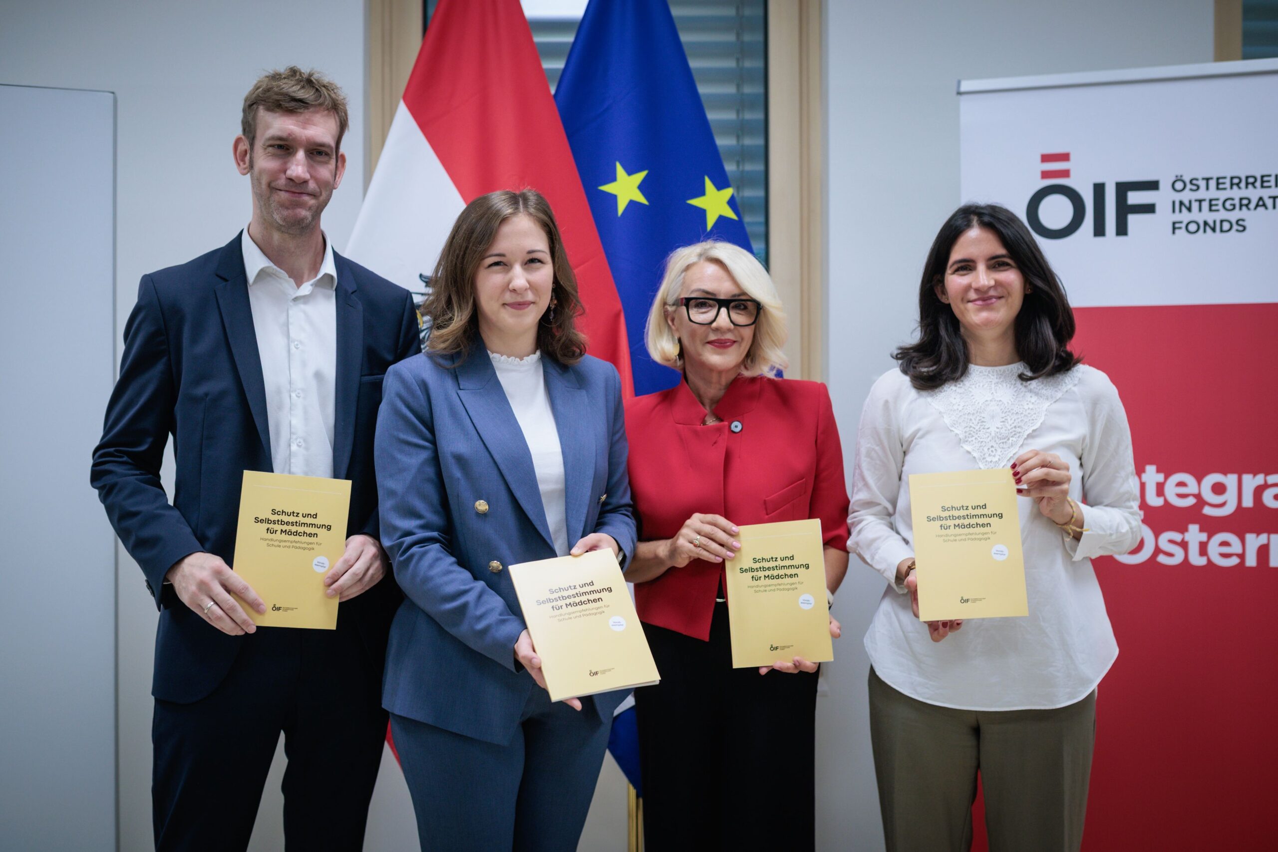 Claudia Bauer na prezentaciji brošure za devojčice