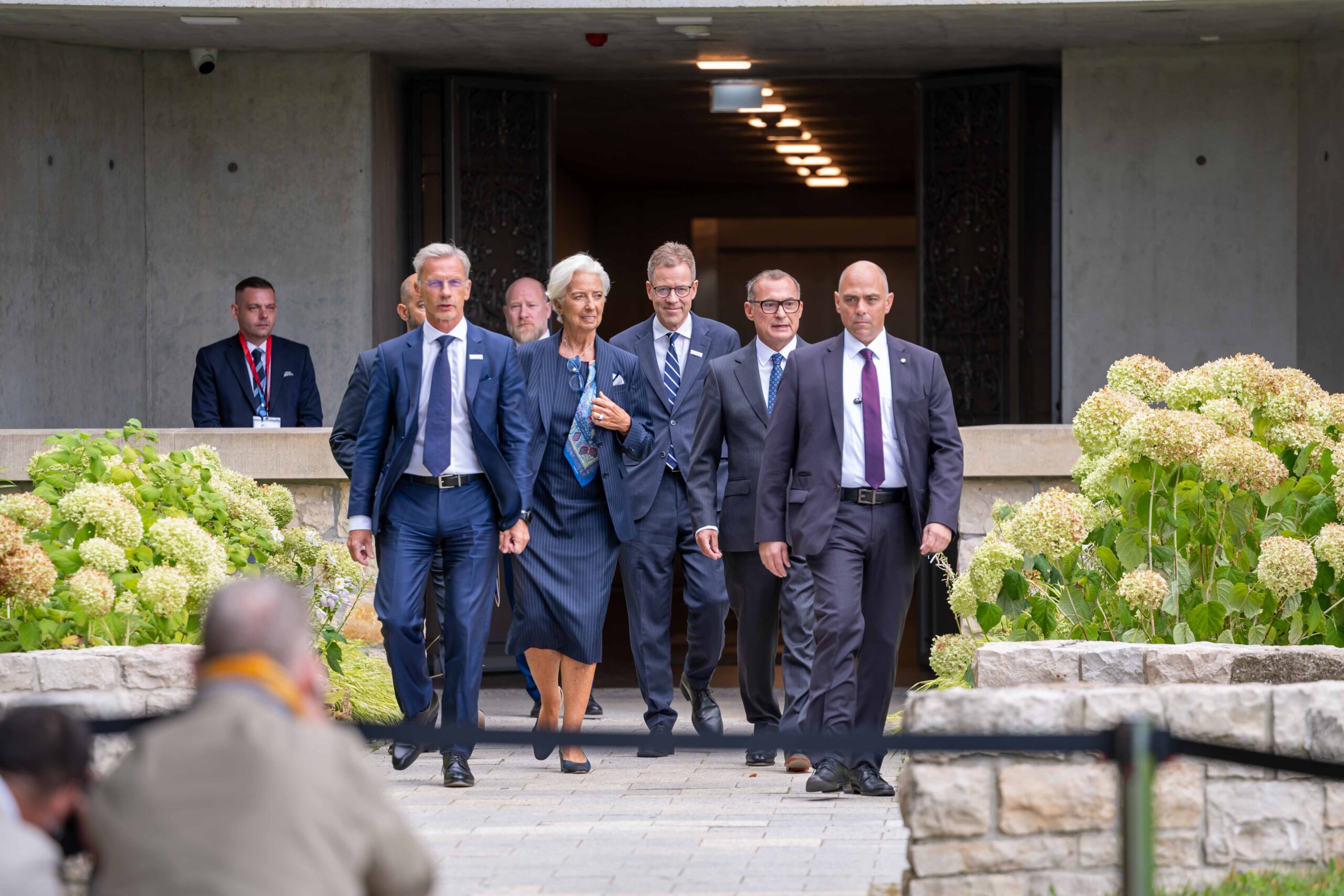 Šefica ECB Christine Lagarde i članovi Upravnog saveta ECB