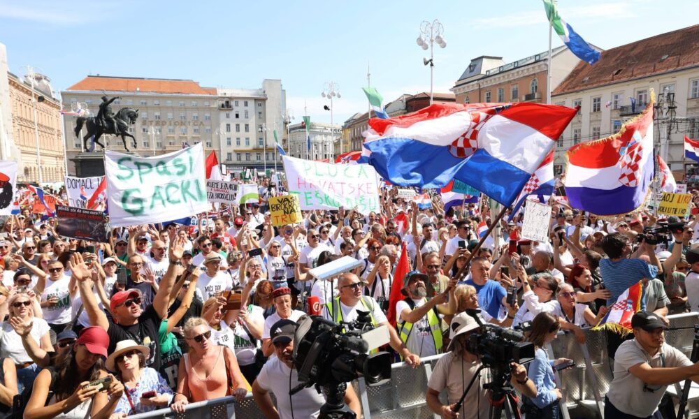 Protest u Zagrebu "Šetaj za Liku, šetaj za Hrvatsku"