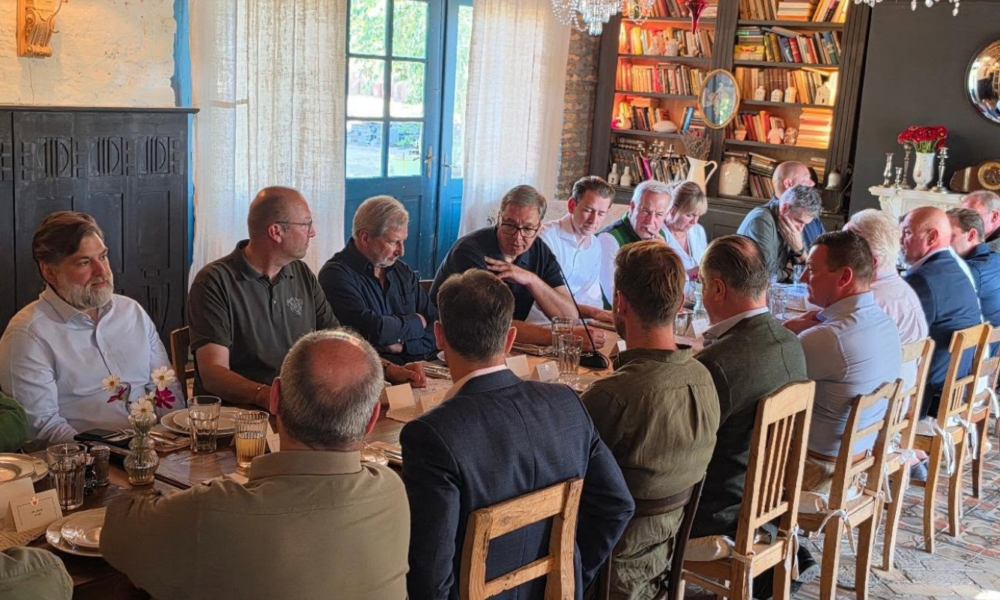 Predsednik Srbije Aleksandar Vučić sa prijateljima iz Austrije i Nemačke