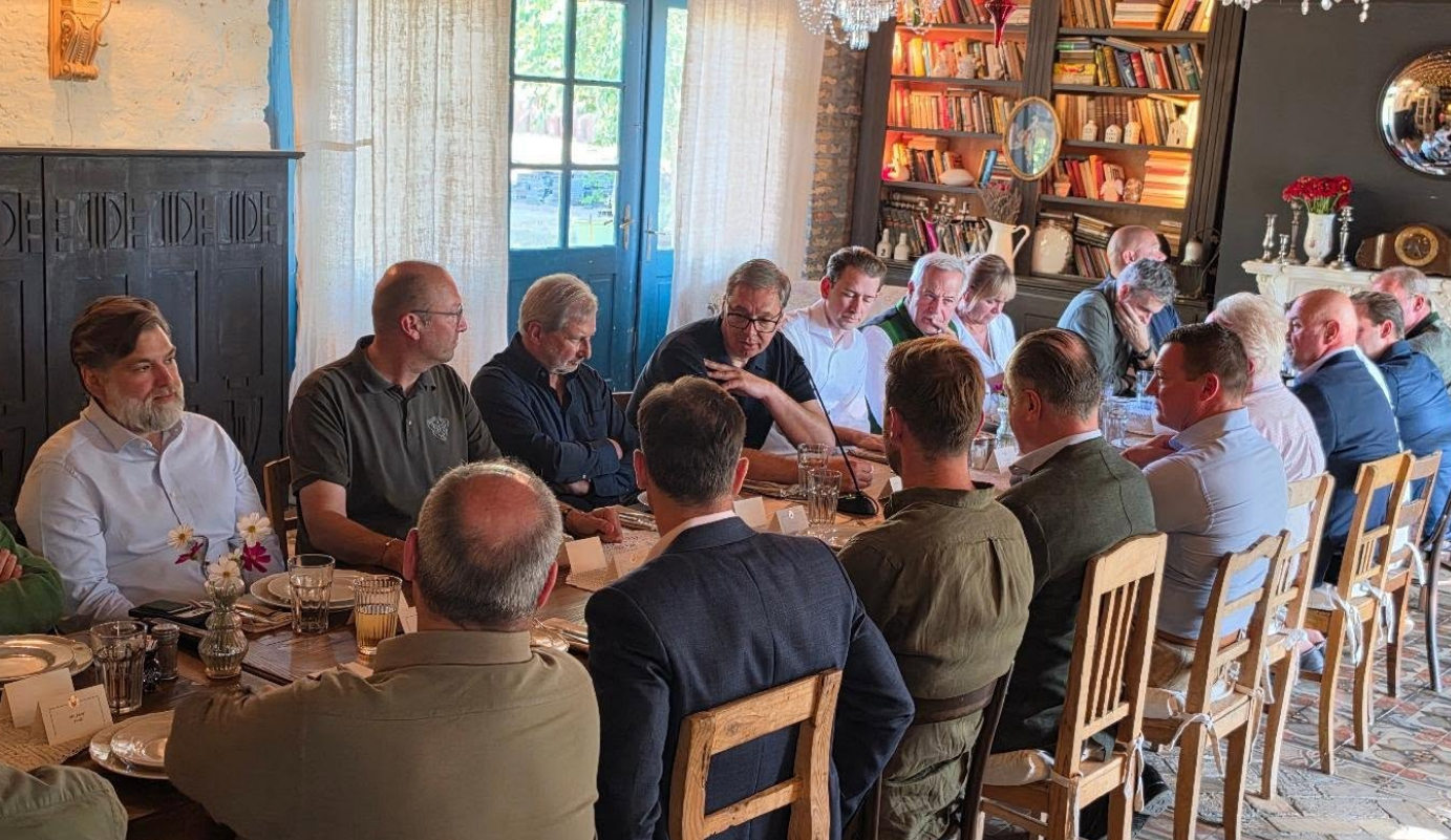 Predsednik Srbije Aleksandar Vučić sa prijateljima iz Austrije i Nemačke