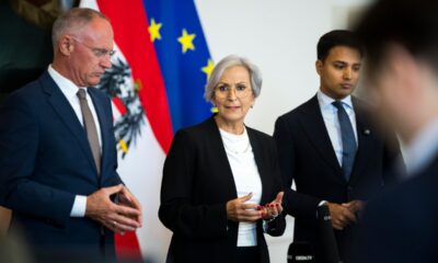 Ministri Gerhard Karner, Anna Sporrer i šef poslaničkog kluba NEOS--a Yannick Shetty