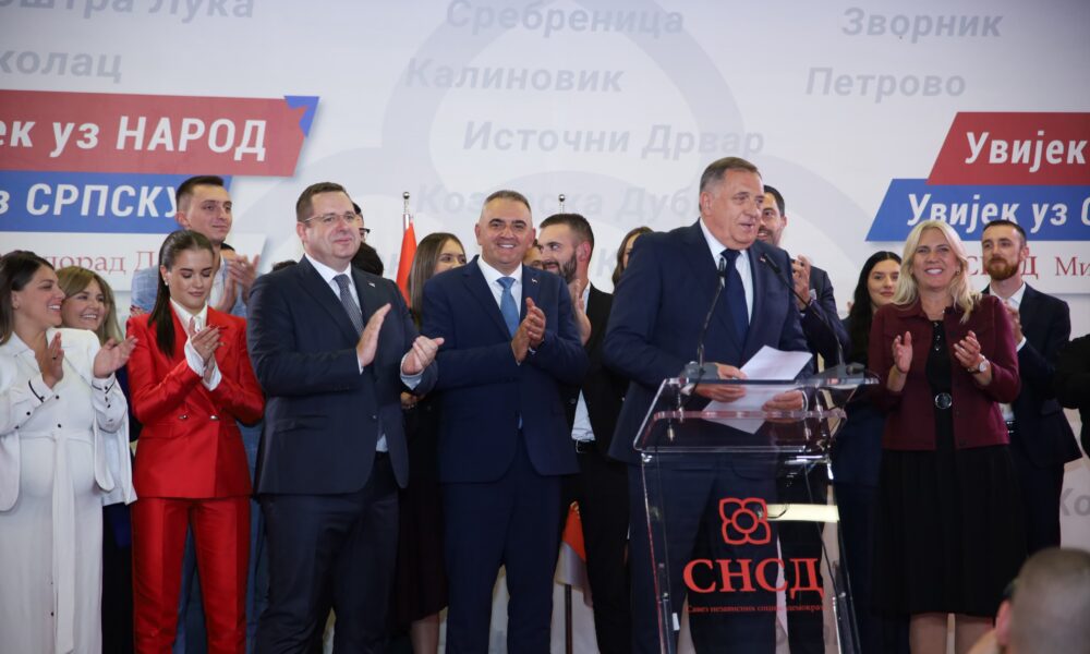 Milorad Dodik proglašava pobedu SNSD-a
