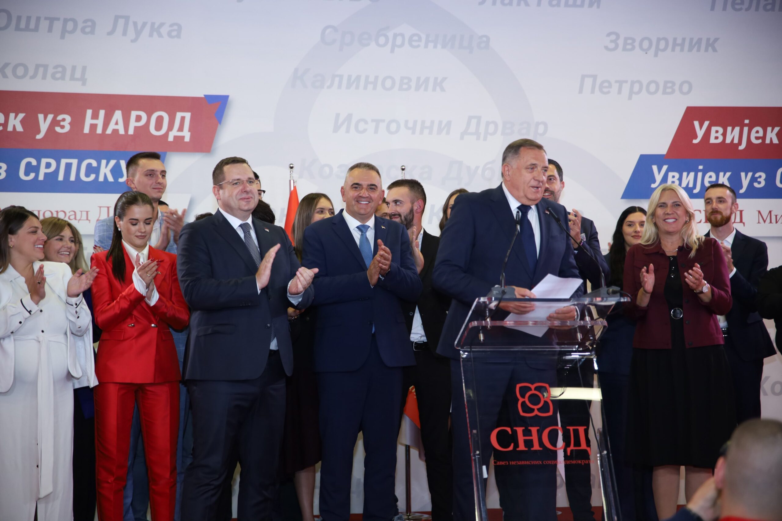 Milorad Dodik proglašava pobedu SNSD-a