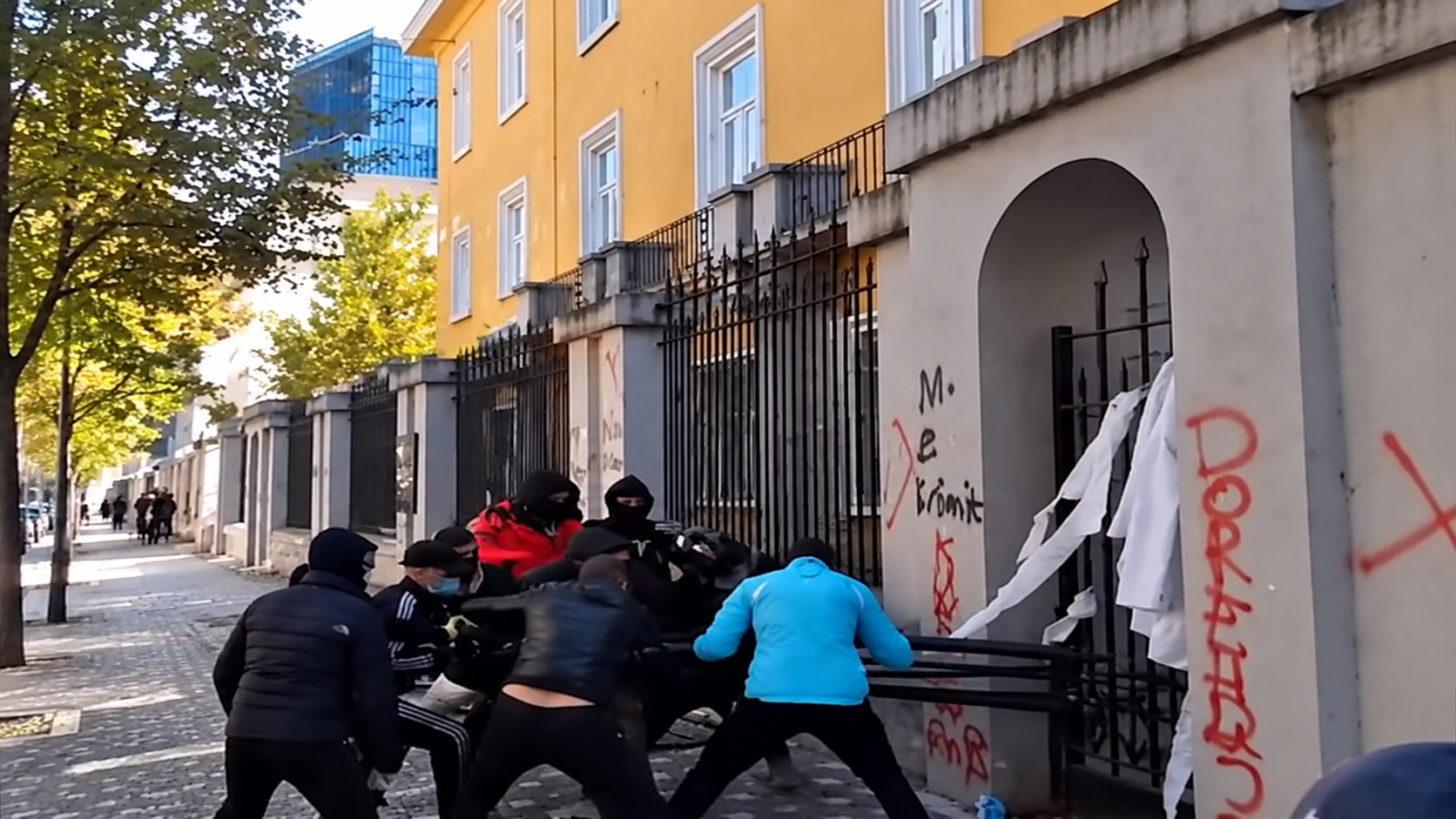 Nasilni protesti u Tirani