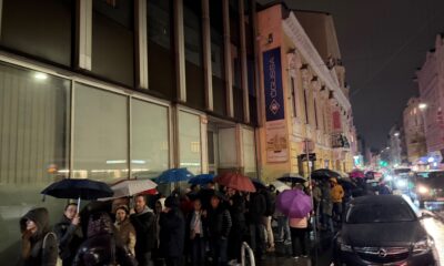 Red ispred Konzularnog odeljenja Ambasade Srbije u Beču