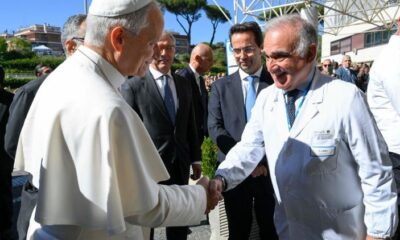 Papa Lav XIV prilikom prijema u bolnicu